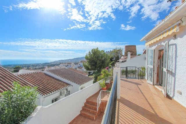 Semi-detached Villa for sale in Capistrano, Nerja - € 475,000 (Ref: 10098778)
