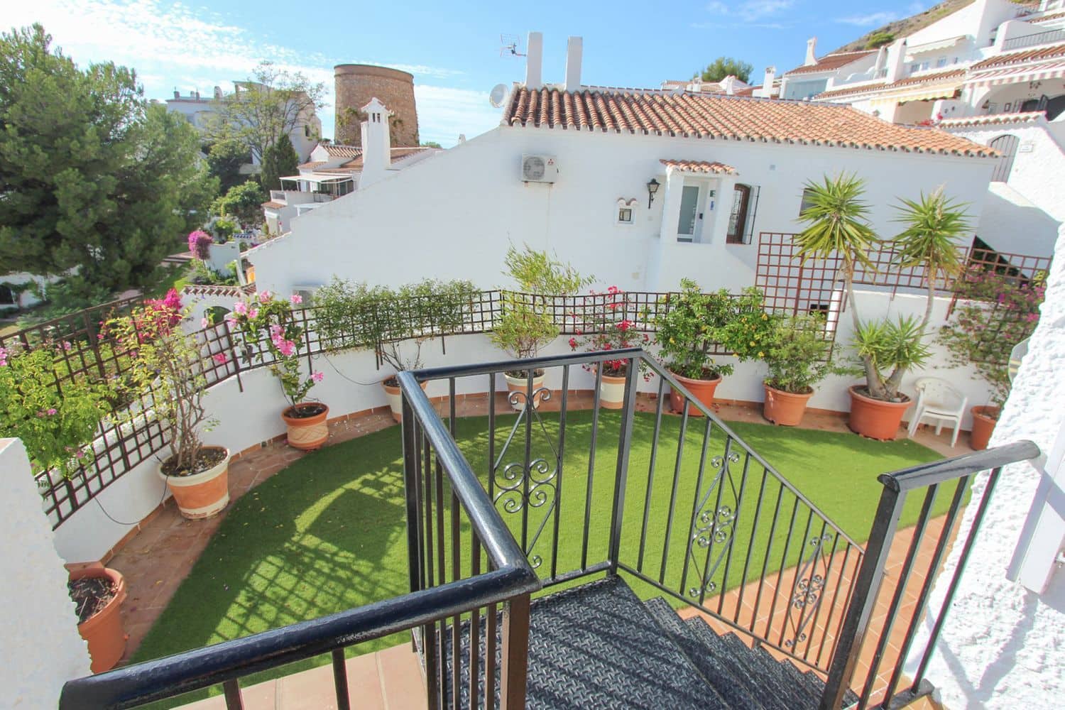 Semi-detached Villa for sale in Nerja - € 475,000 (Ref: 10098778)