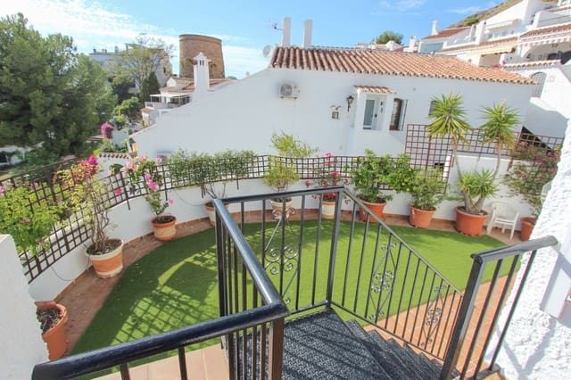 Semi-detached Villa for sale in Capistrano, Nerja - € 475,000 (Ref: 10098778)