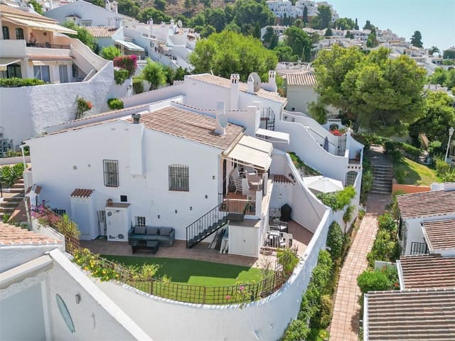 Semi-detached Villa for sale in Capistrano, Nerja - € 475,000 (Ref: 10098778)