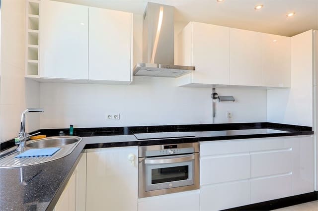 Appartamento in vendita in Nueva Nerja, Nerja - 475.000 € (Rif: 10098779)