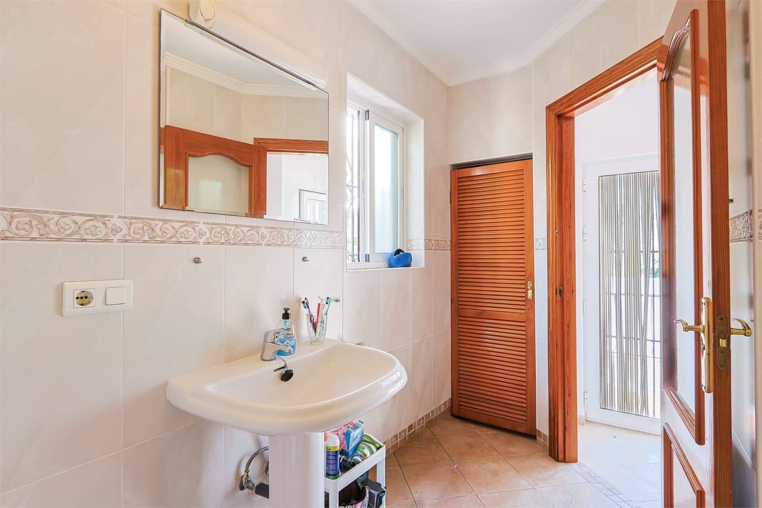 Villa till salu i Nerja med pool - 690 000 € (Ref: 10099544)