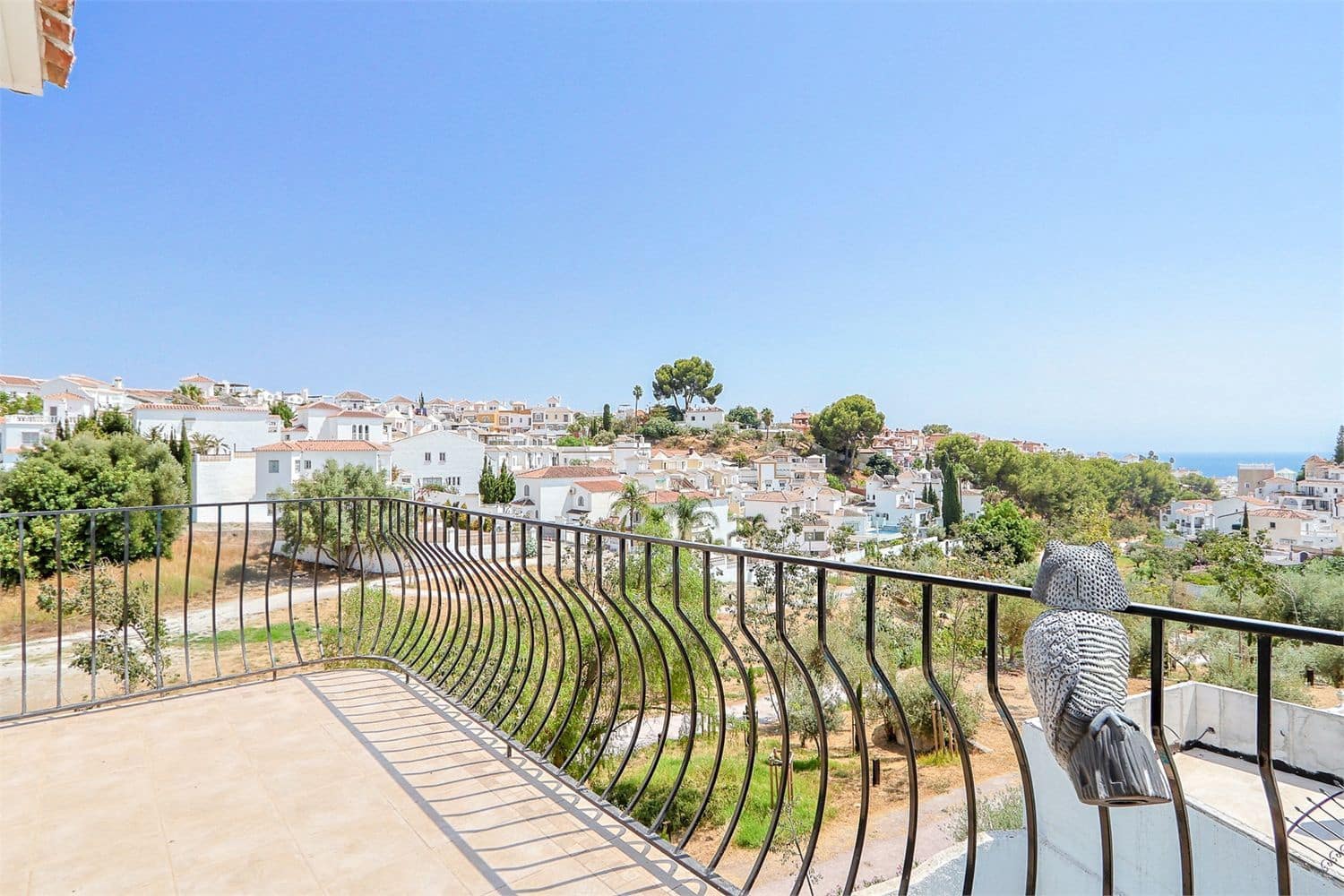 Villa till salu i Nerja med pool - 690 000 € (Ref: 10099544)
