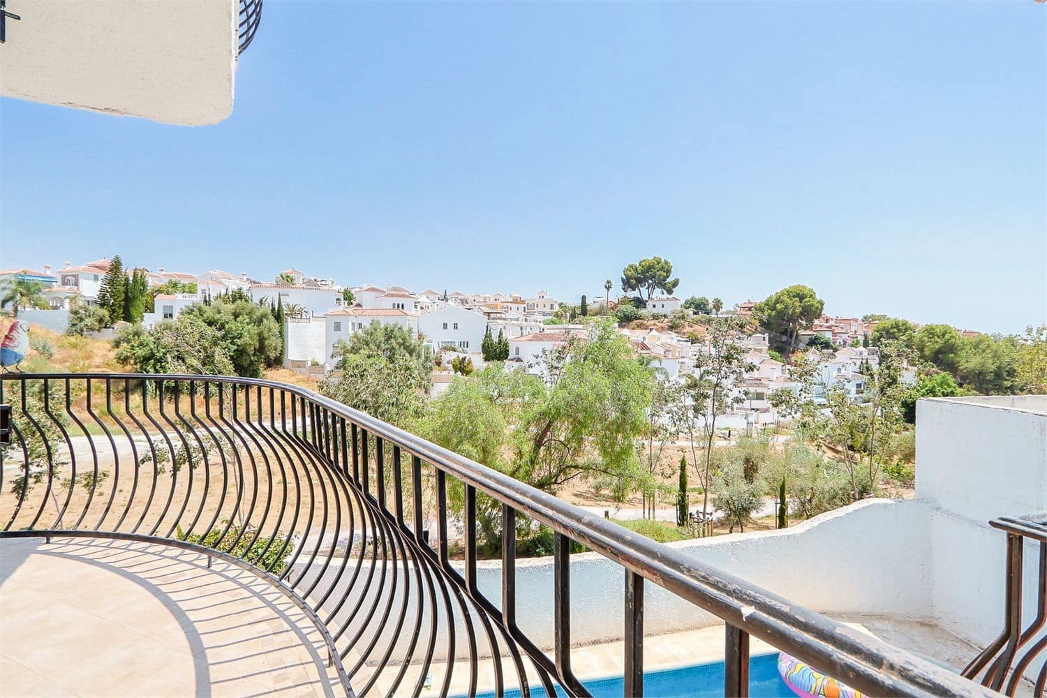 Villa till salu i Nerja med pool - 690 000 € (Ref: 10099544)