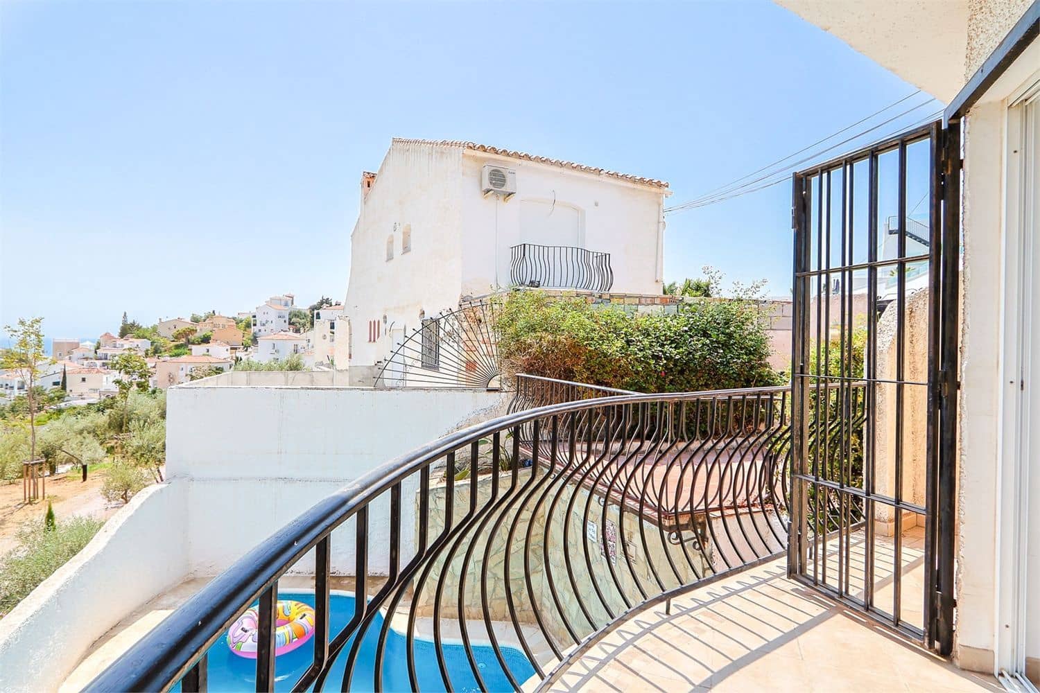 Villa till salu i Nerja med pool - 690 000 € (Ref: 10099544)