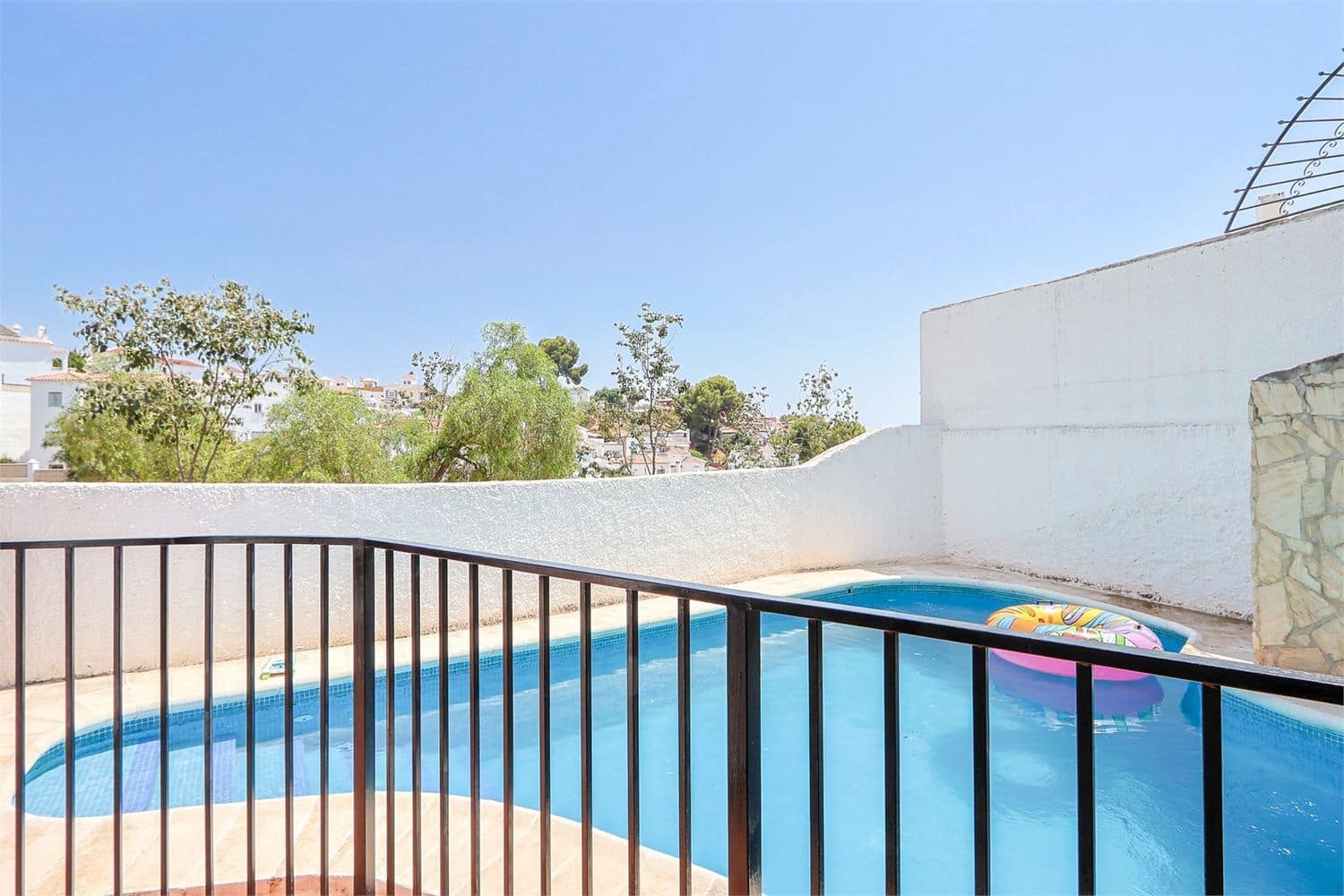 Villa till salu i Nerja med pool - 690 000 € (Ref: 10099544)