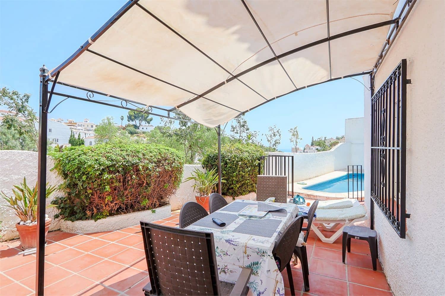 Villa till salu i Nerja med pool - 690 000 € (Ref: 10099544)