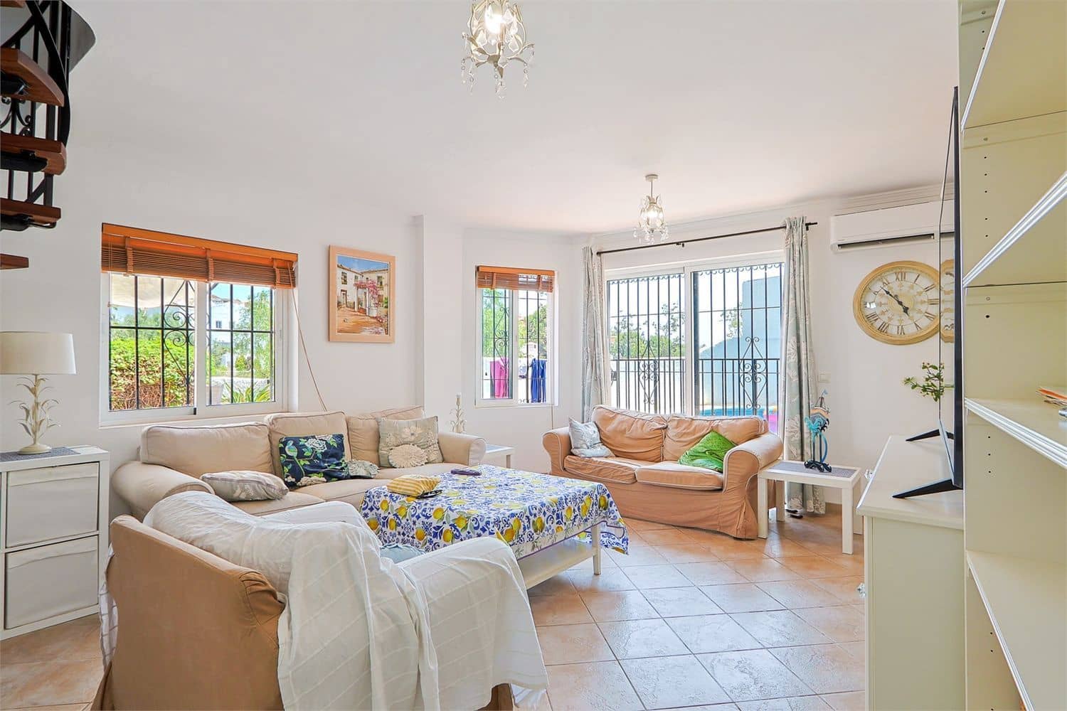 Villa till salu i Nerja med pool - 690 000 € (Ref: 10099544)