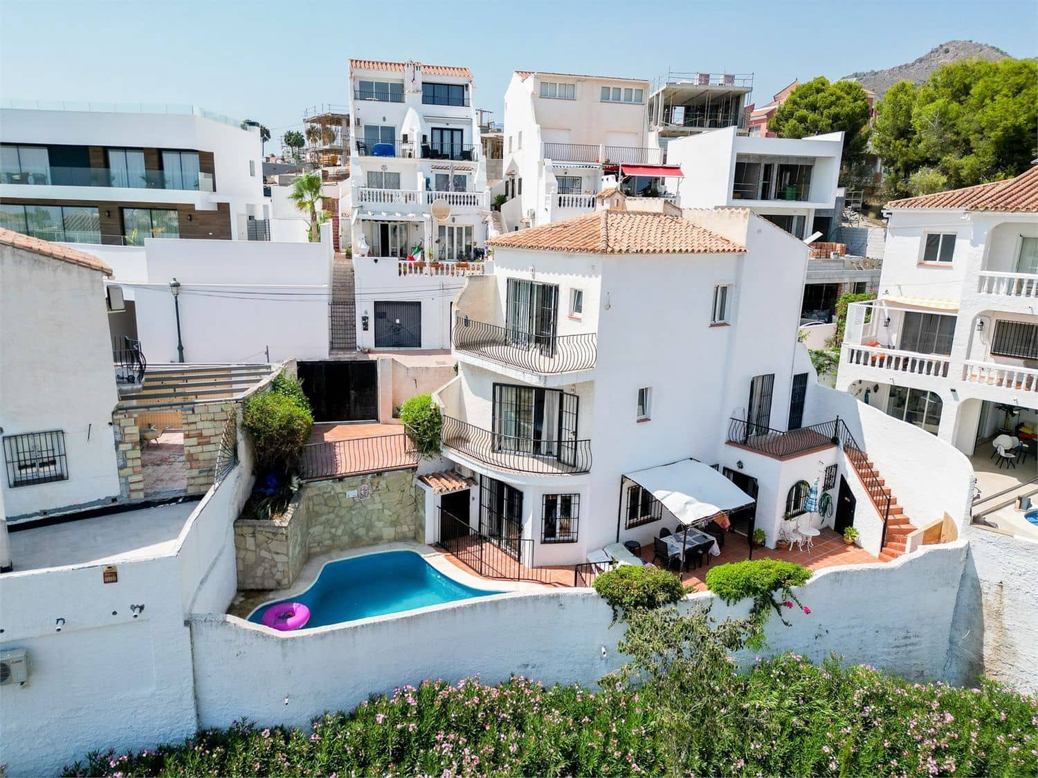 Villa till salu i Nerja med pool - 690 000 € (Ref: 10099544)