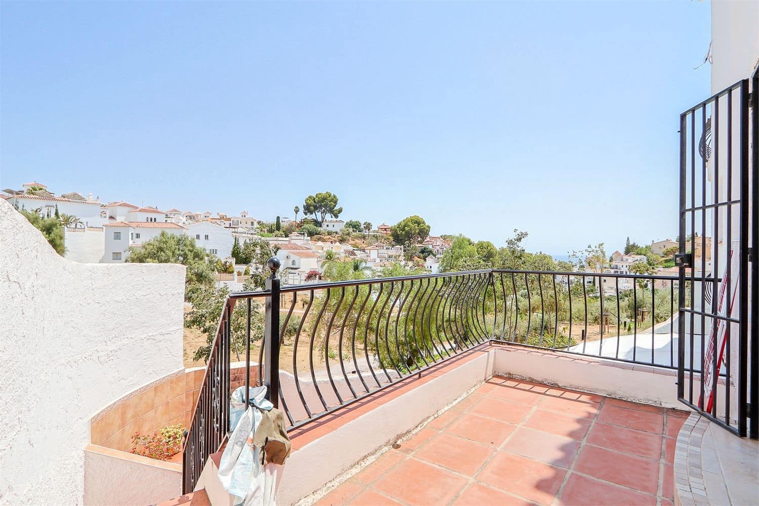 Villa till salu i Nerja med pool - 690 000 € (Ref: 10099544)