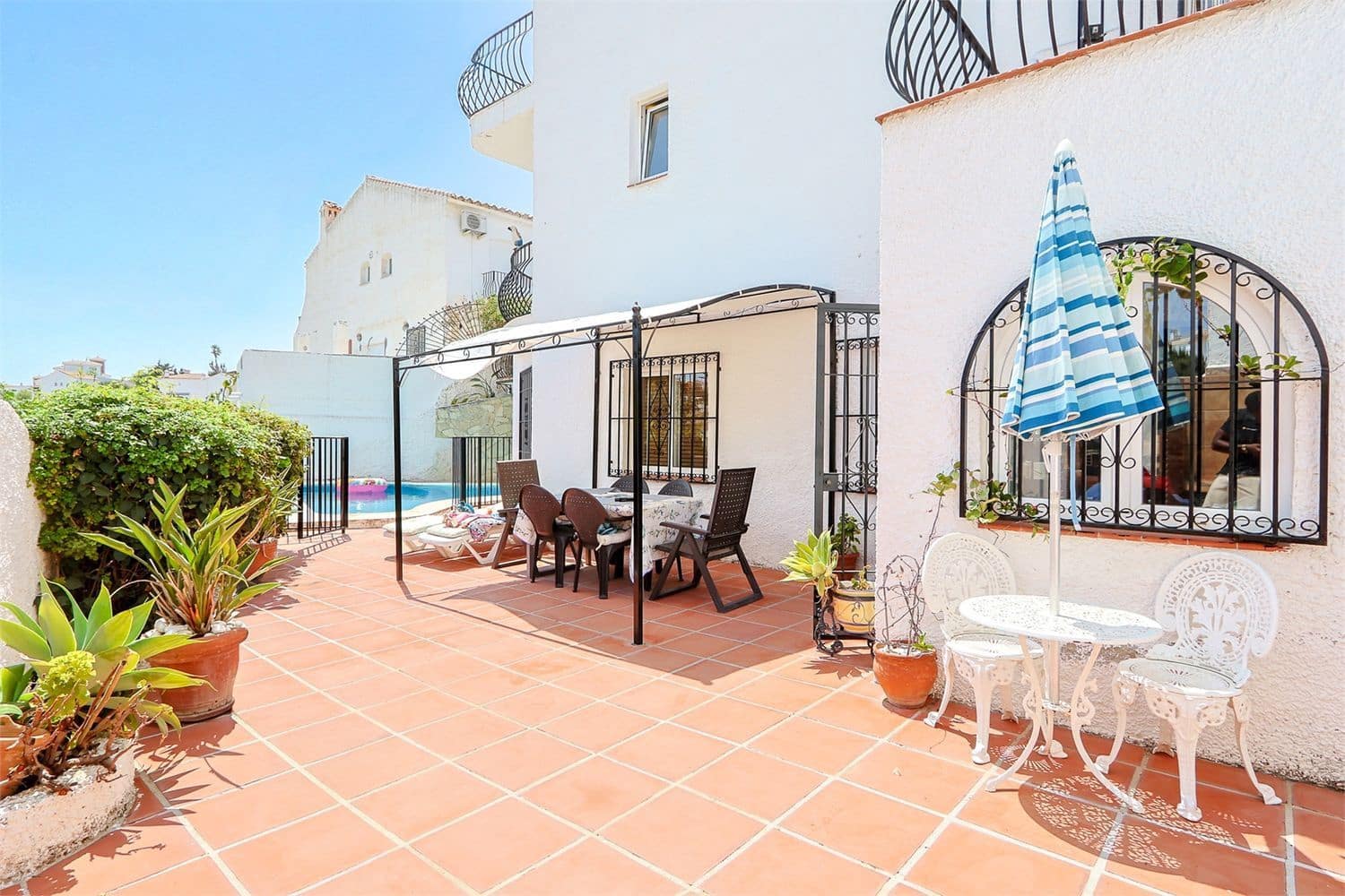 Villa till salu i Nerja med pool - 690 000 € (Ref: 10099544)