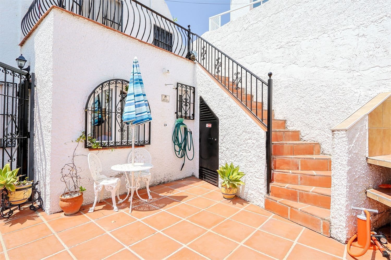 Villa till salu i Nerja med pool - 690 000 € (Ref: 10099544)