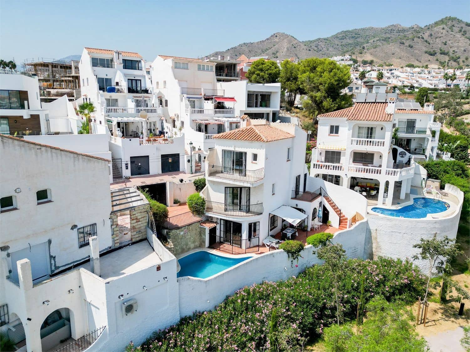 Villa till salu i Nerja med pool - 690 000 € (Ref: 10099544)