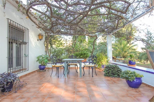 4 makuuhuone Huvila myytävänä paikassa Nerja mukana uima-altaan 
autotalli - 748 000 € (Ref: 9207214)