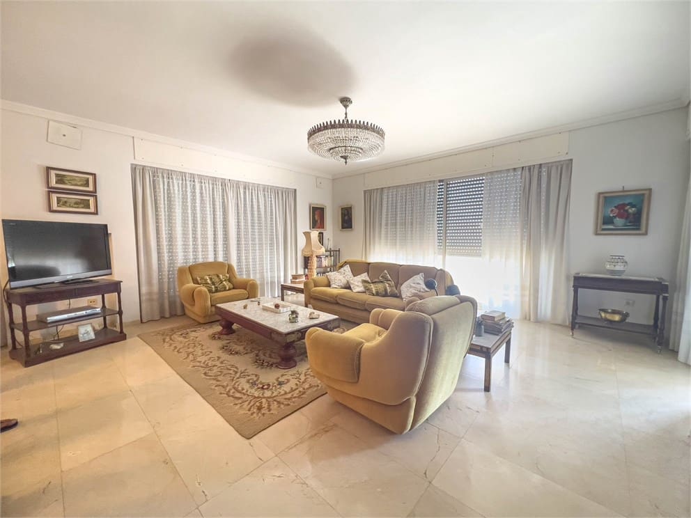 6 slaapkamer Villa te koop in Nerja met zwembad garage - € 690.000 (Ref: 9207223)