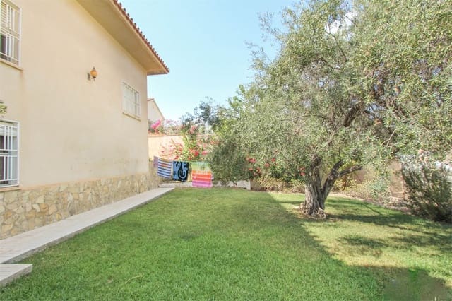 6 makuuhuone Huvila myytävänä paikassa Nerja mukana uima-altaan 
autotalli - 690 000 € (Ref: 9207223)