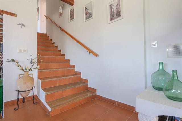 3 bedroom Villa for sale in Almuñécar with pool garage - € 585,000 (Ref: 9207224)