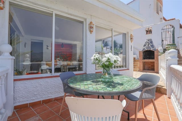 3 bedroom Villa for sale in Almuñécar with pool garage - € 585,000 (Ref: 9207224)
