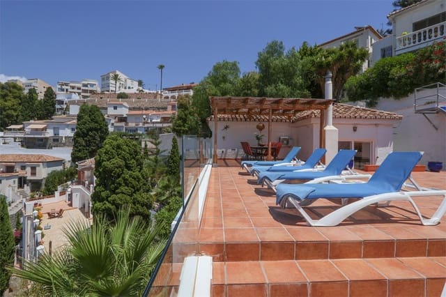 3 bedroom Villa for sale in Almuñécar with pool garage - € 585,000 (Ref: 9207224)