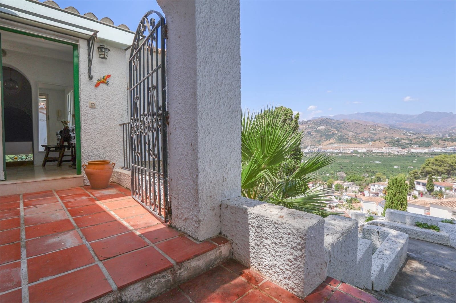 3 bedroom Villa for sale in Almunecar with pool garage - € 549,000 (Ref: 9207224)
