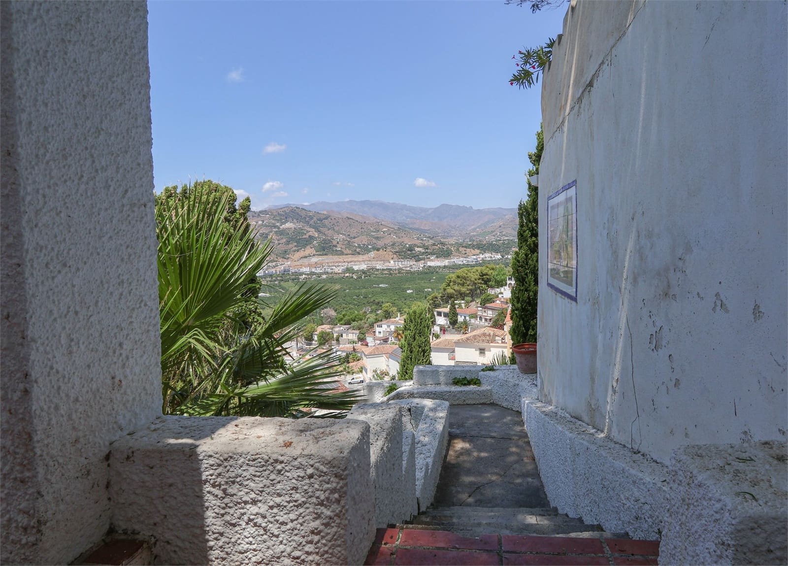 3 bedroom Villa for sale in Almunecar with pool garage - € 549,000 (Ref: 9207224)
