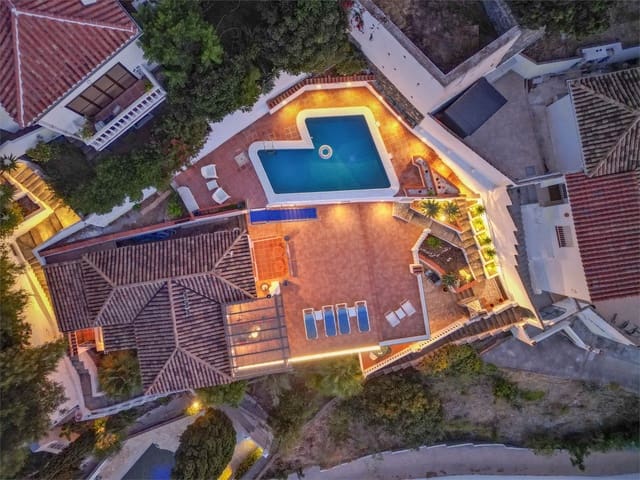 3 soverom Villa til salgs i Almuñécar med svømmebasseng garasje - € 549 000 (Ref: 9207224)