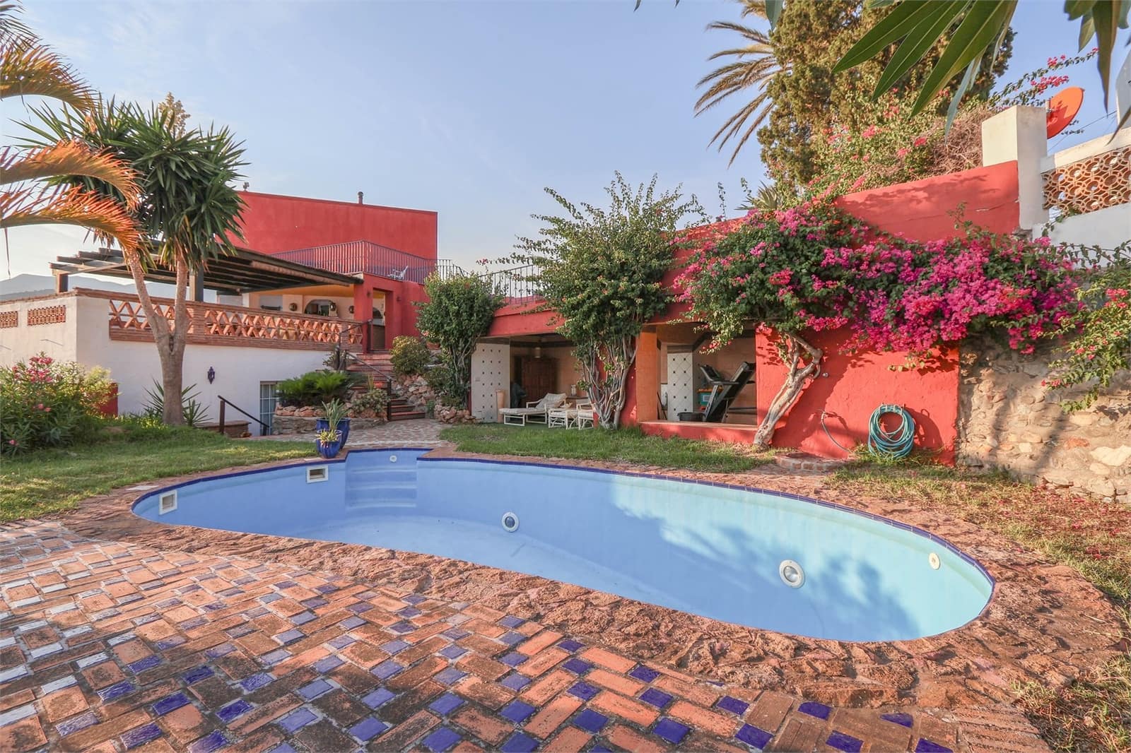 8 soverom Villa til salgs i La Herradura med svømmebasseng garasje - € 1 690 000 (Ref: 9207225)