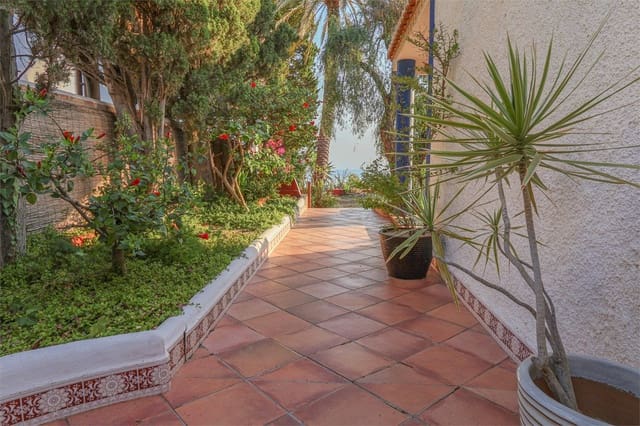 8 soverom Villa til salgs i La Herradura, Almuñécar med svømmebasseng garasje - € 1 690 000 (Ref: 9207225)