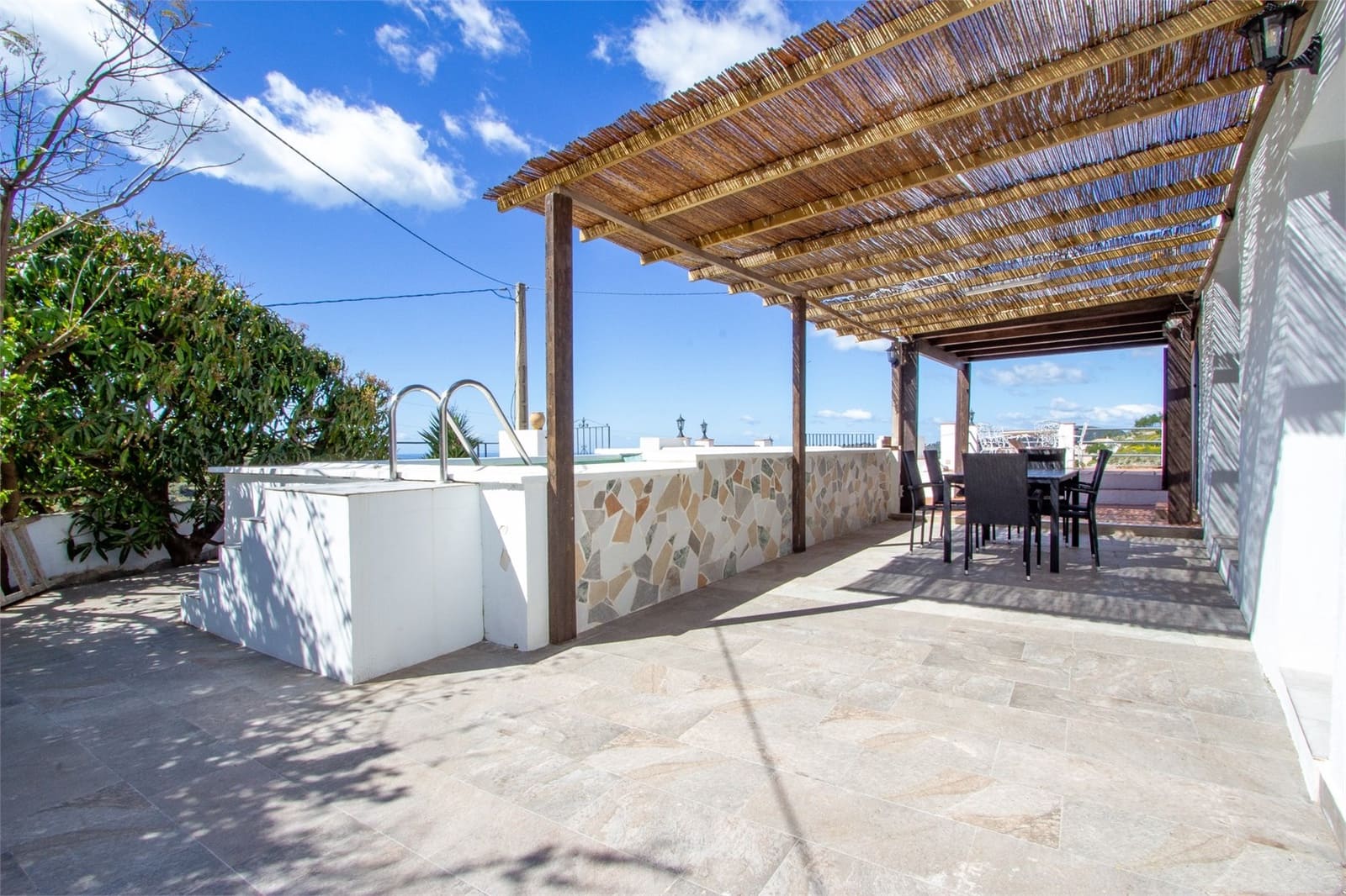 8 soveværelse Villa til salg i La Herradura med swimmingpool garage - € 595.000 (Ref: 9207229)