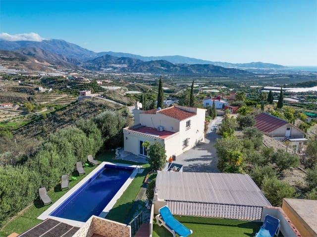 3 soveværelse Finca/Landehus til salg i Salobreña med swimmingpool garage - € 395.000 (Ref: 9207234)