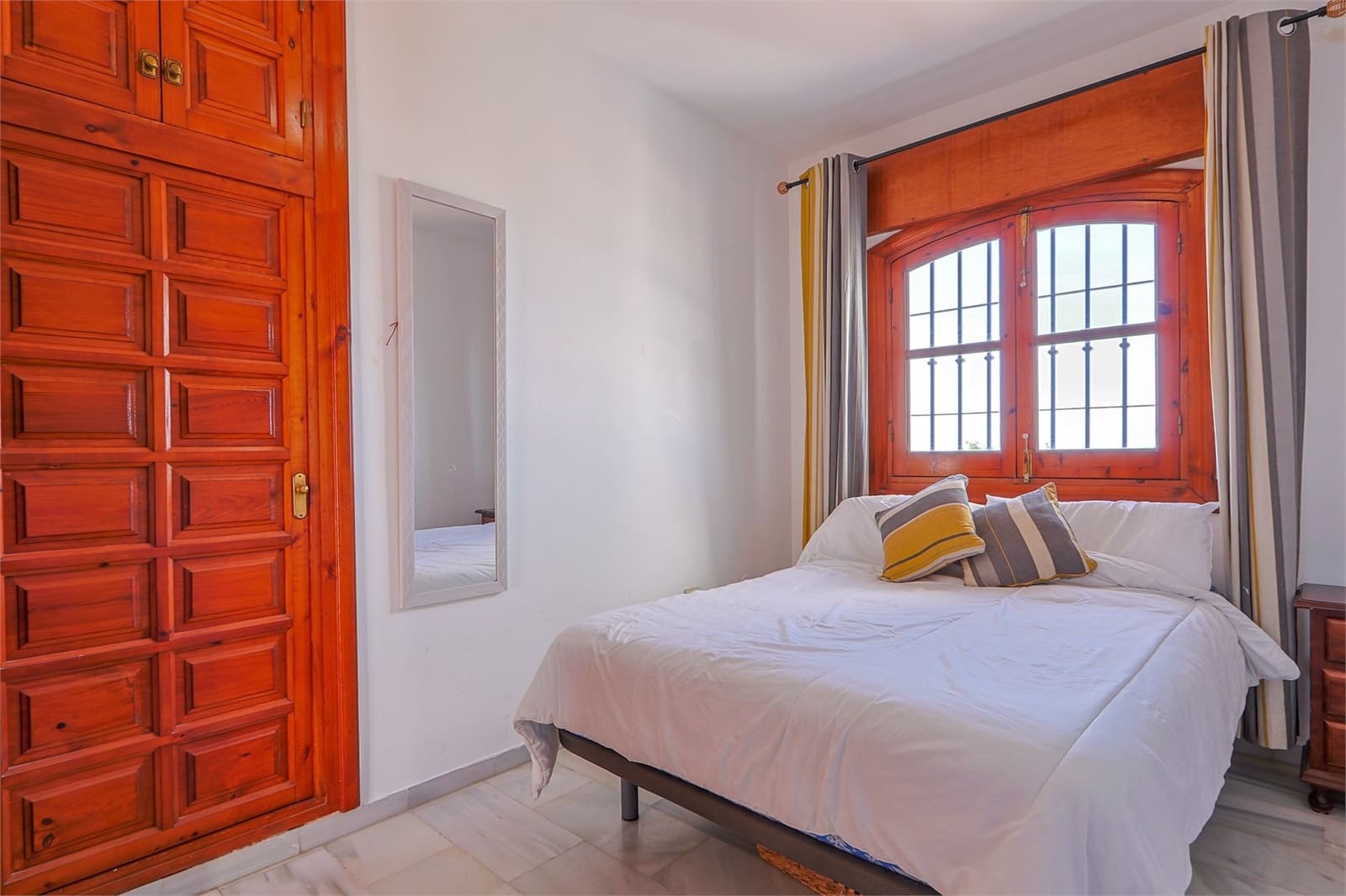 Chalet de 2 habitaciones en Nerja en venta con piscina garaje - 650.000 € (Ref: 9207237)