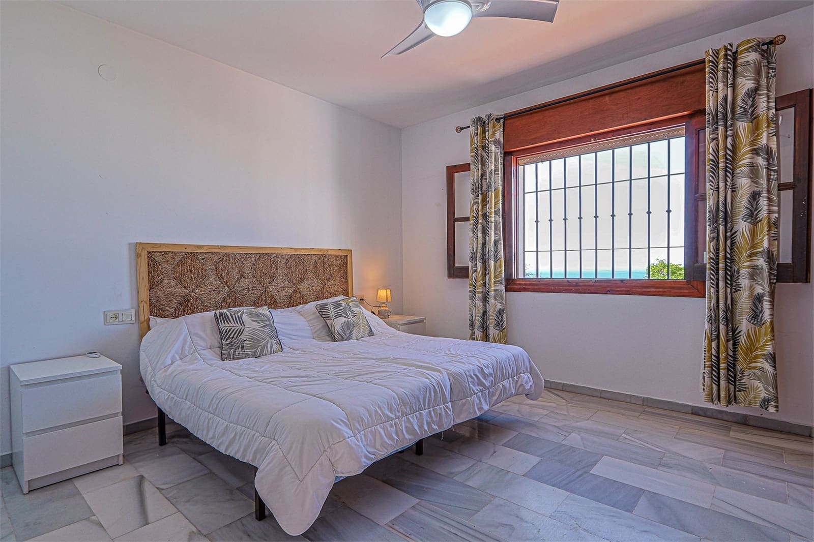 Chalet de 2 habitaciones en Nerja en venta con piscina garaje - 650.000 € (Ref: 9207237)
