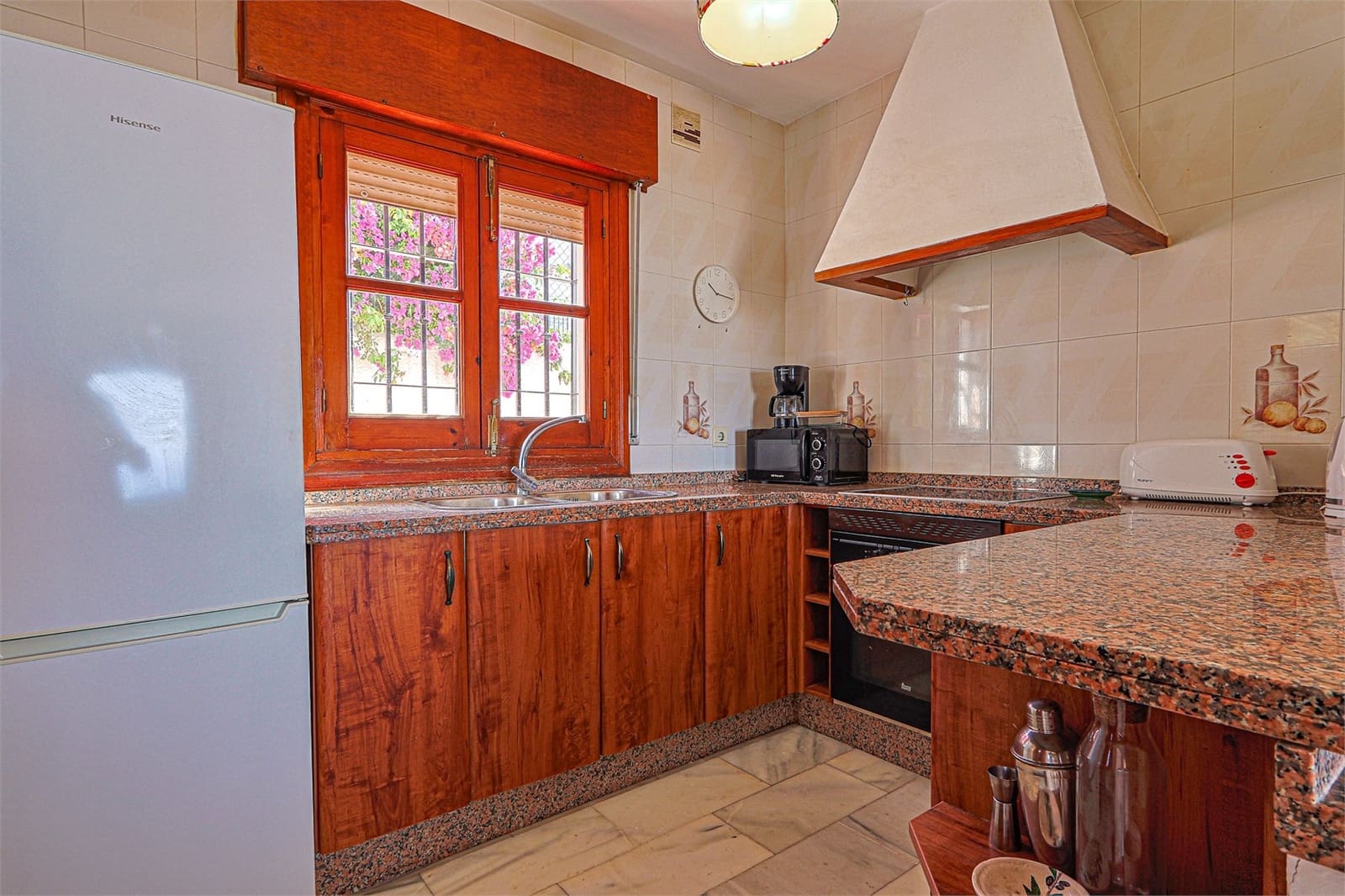 Chalet de 2 habitaciones en Nerja en venta con piscina garaje - 650.000 € (Ref: 9207237)