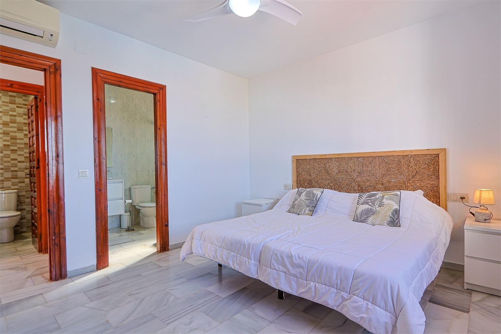 Chalet de 2 habitaciones en Nerja en venta con piscina garaje - 650.000 € (Ref: 9207237)