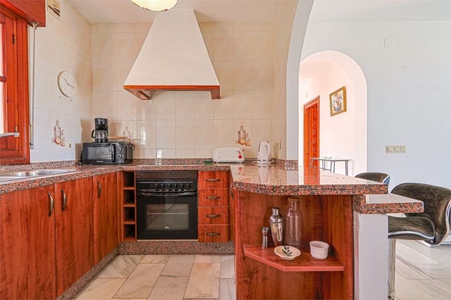 2 soveværelse Villa til salg i Nerja med swimmingpool garage - € 650.000 (Ref: 9207237)