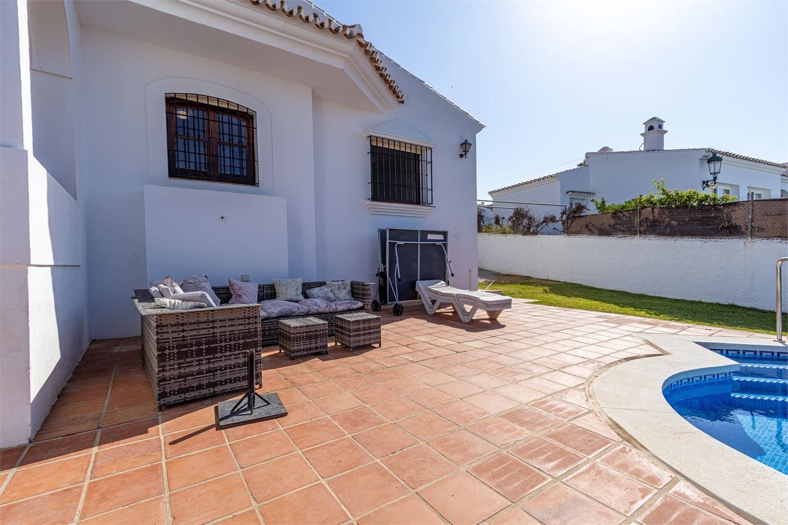 Chalet de 2 habitaciones en Nerja en venta con piscina garaje - 650.000 € (Ref: 9207237)