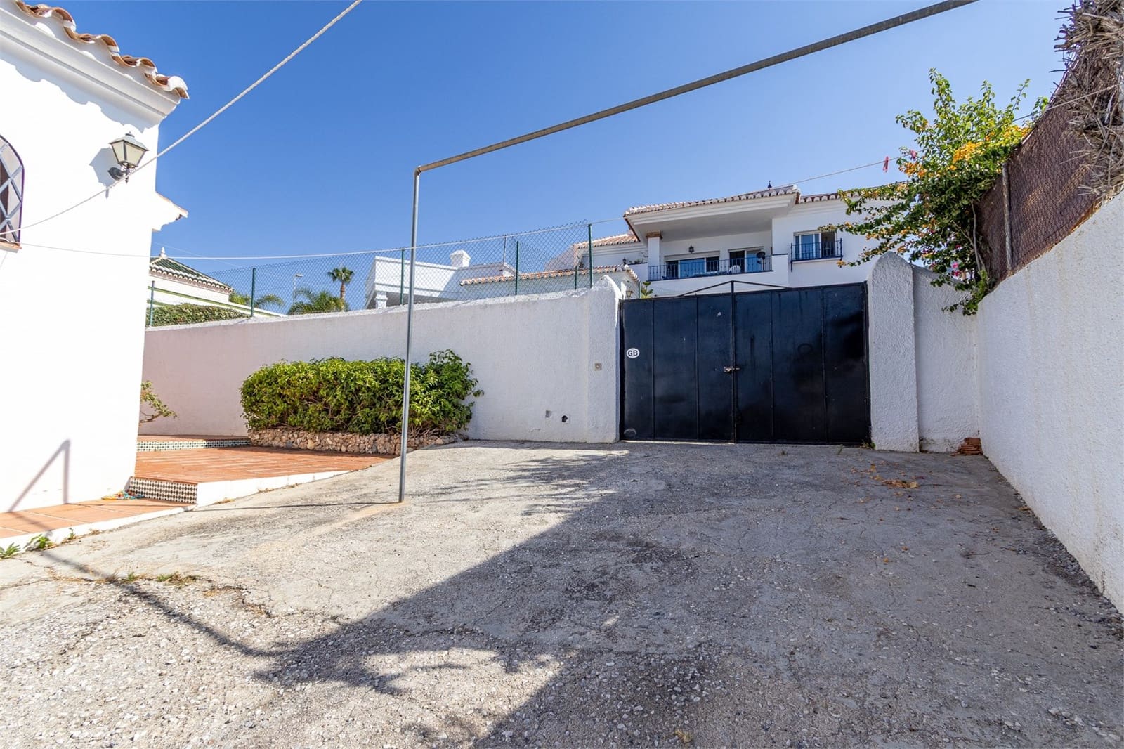 Chalet de 2 habitaciones en Nerja en venta con piscina garaje - 650.000 € (Ref: 9207237)