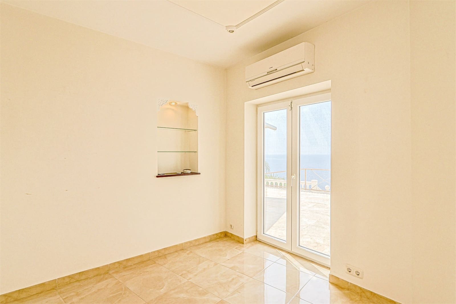 4 soverom Villa til salgs i Salobrena med svømmebasseng garasje - € 749 000 (Ref: 9207239)