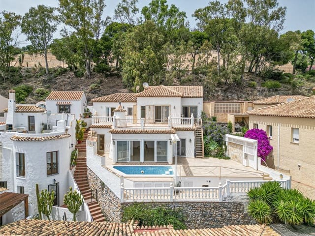 4 soverom Villa til salgs i Salobreña med svømmebasseng garasje - € 749 000 (Ref: 9207239)