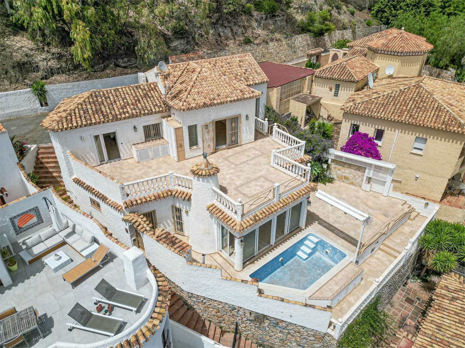 4 soverom Villa til salgs i Salobrena med svømmebasseng garasje - € 749 000 (Ref: 9207239)