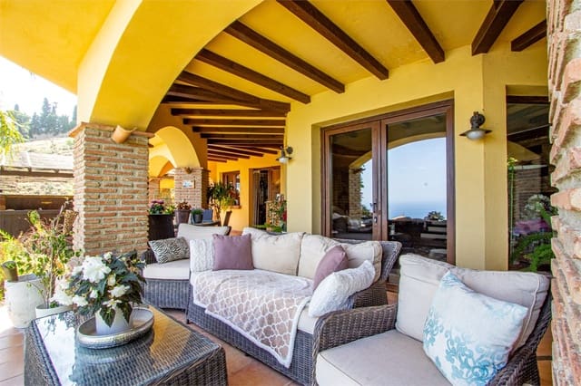 6 bedroom Villa for sale in Salobreña with pool garage - € 1,189,000 (Ref: 9207240)