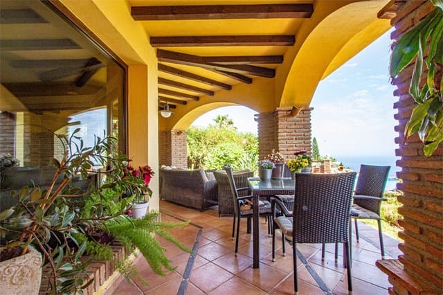 6 bedroom Villa for sale in Salobreña with pool garage - € 1,189,000 (Ref: 9207240)