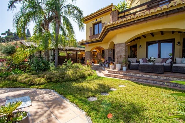 6 bedroom Villa for sale in Salobreña with pool garage - € 1,189,000 (Ref: 9207240)