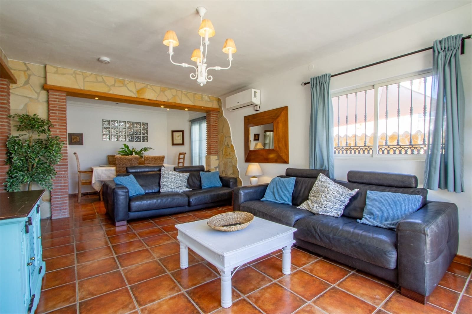 4 quarto Moradia para venda em Nerja com piscina - 680 000 € (Ref: 9207246)