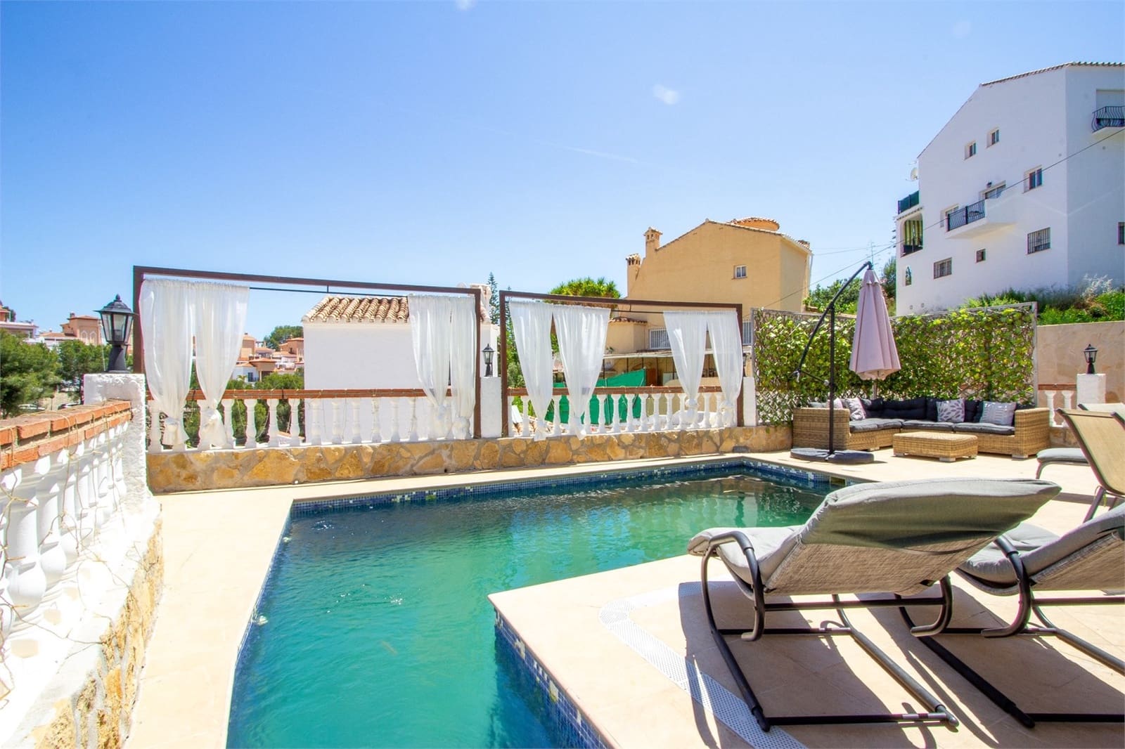 4 quarto Moradia para venda em Nerja com piscina - 680 000 € (Ref: 9207246)