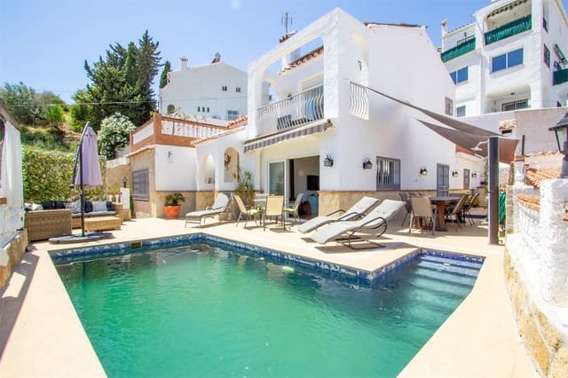 4 quarto Moradia para venda em Nerja com piscina - 680 000 € (Ref: 9207246)