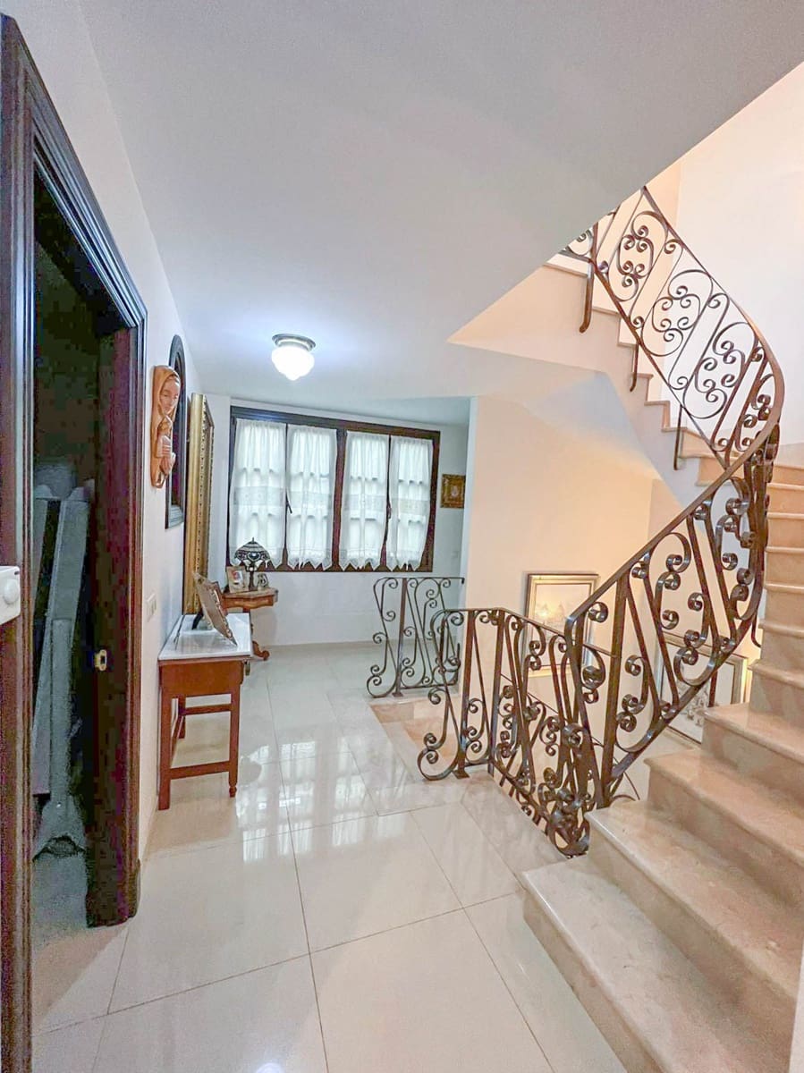 5 soveværelse Byhus til salg i Nerja med swimmingpool - € 1.490.000 (Ref: 9207247)