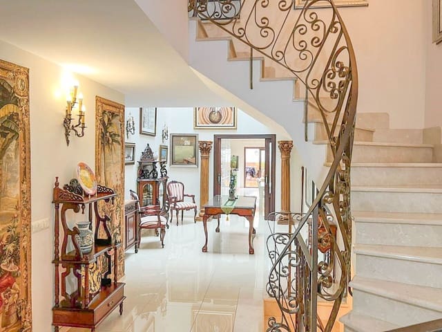 Omakotitalo myytävänä paikassa Centro, Nerja - 1 490 000 € (Ref: 9207247)