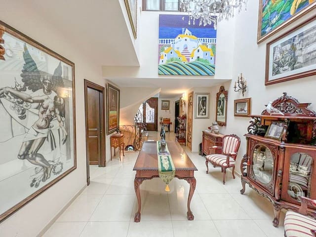 Omakotitalo myytävänä paikassa Centro, Nerja - 1 490 000 € (Ref: 9207247)