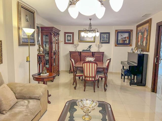 Omakotitalo myytävänä paikassa Centro, Nerja - 1 490 000 € (Ref: 9207247)